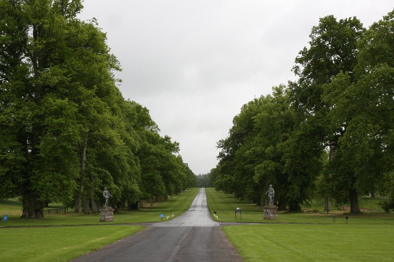 IMG_3085.jpg - Entrance to Glamis Castle, Scotland