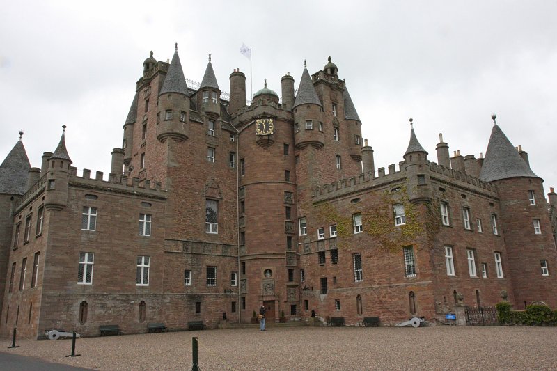 IMG_3086.jpg - Glamis Castle    Scotland    The Queen Mother's childhood home
