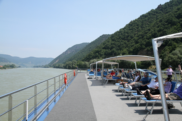 IMG_3044.jpg - Enjoying the scenery of the Wachau Valley on the Avalon Luminary