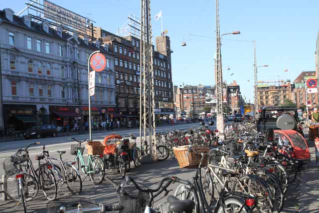 IMG_3951.jpg - Bikes Everywhere in Copenhagen, Denmark