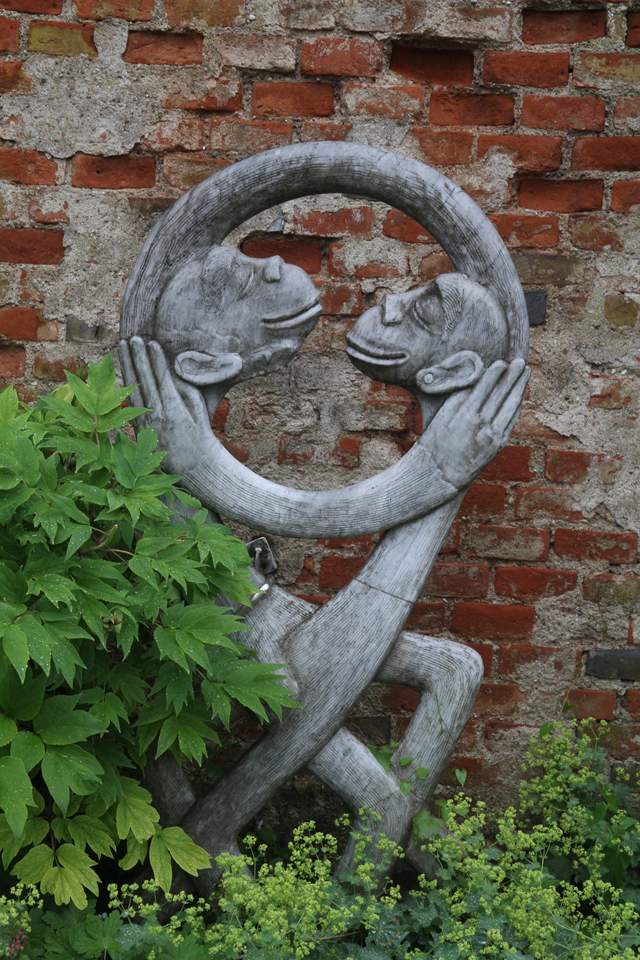 IMG_3162.jpg - Monkeys in the Melk Abbey Garden