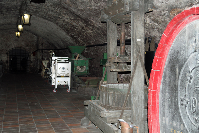 IMG_4479.jpg - Melnik Castle Winery WIne Press    Czech Republic